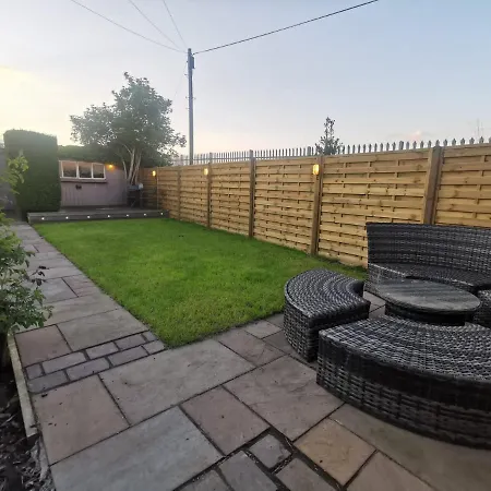 Welcoming 2 Bedroom With Large Outdoor Space Holiday home *